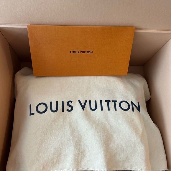 Louis Vuitton Monogram Montaigne BB MNG Hand Bag - Picture 10 of 16